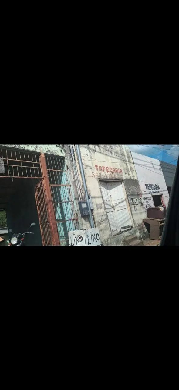 Vende-se este ponto comercial na principal do bairro São Francisco , contato *