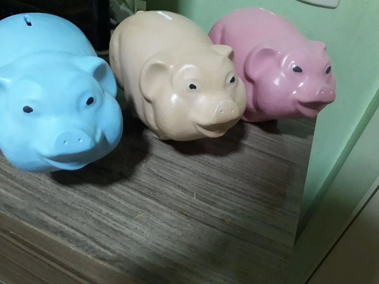 Cofrinhos de botar moeda coloridos