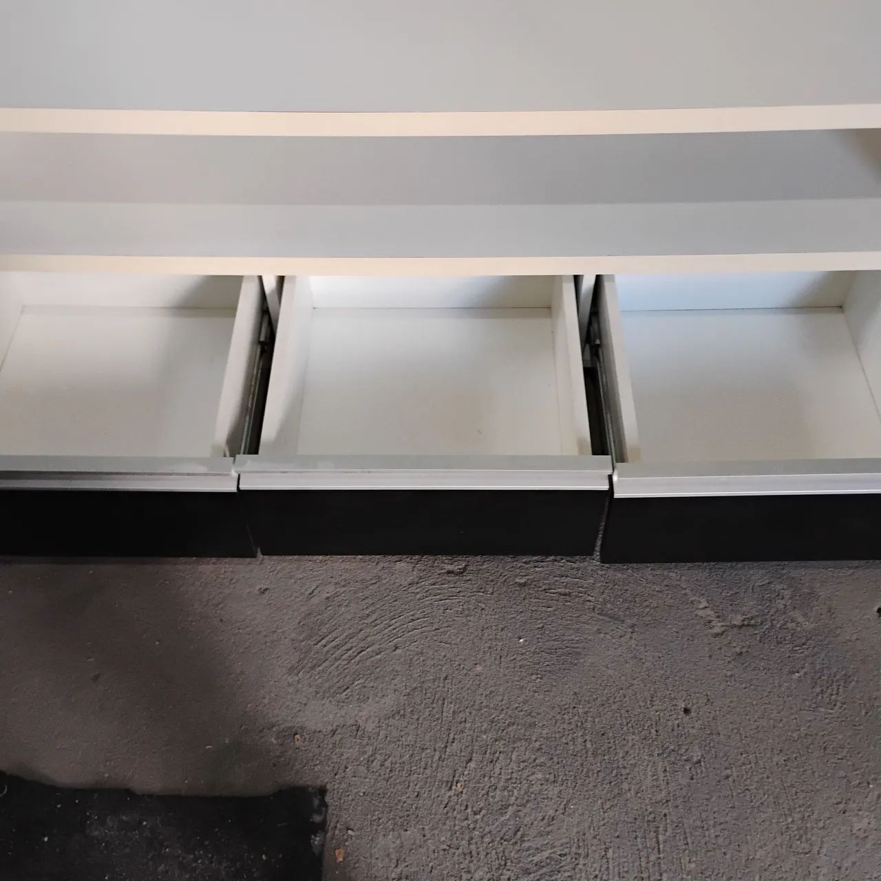 rack com.painel.Medidas 1,35x45alt50cm - Foto 3
