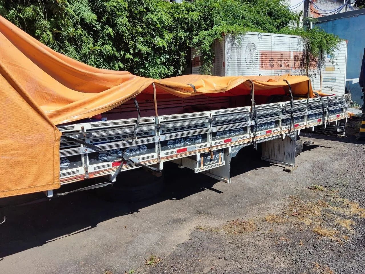 Carroceria baixa a venda 6, 50mts 