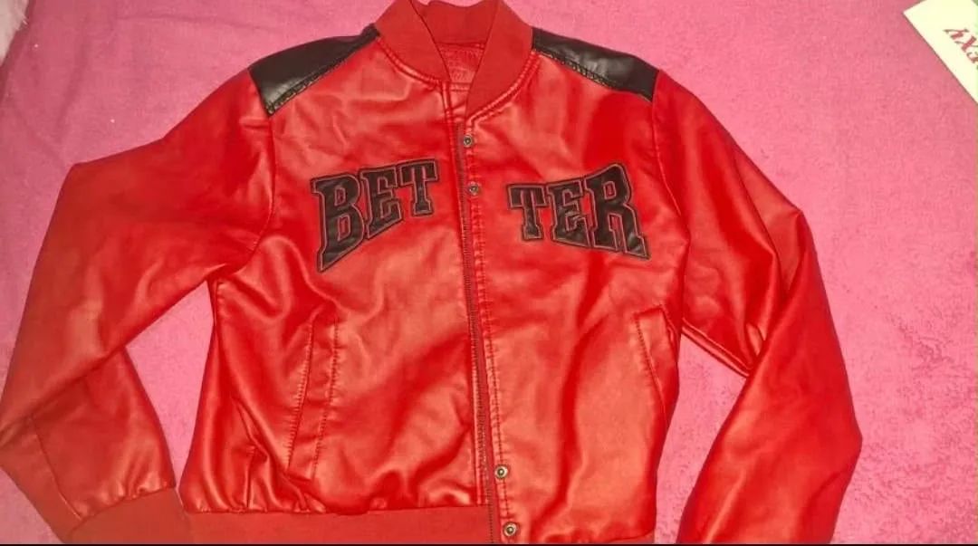 Jaqueta bomber vermelho estilo College - Foto 3