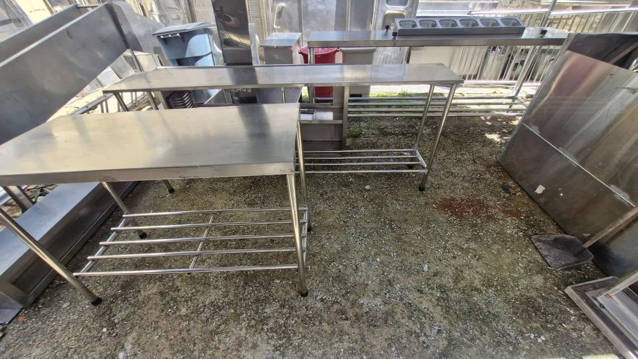 Mesa manipulação inox 304.
