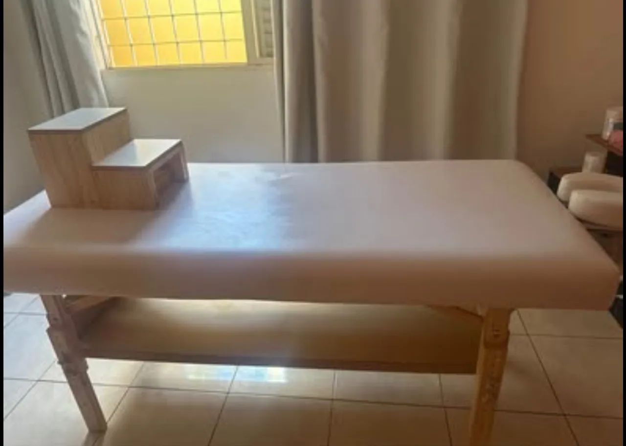 Maca Profissional para Massagem e Estética com Escada | Semi Nova - Foto 2