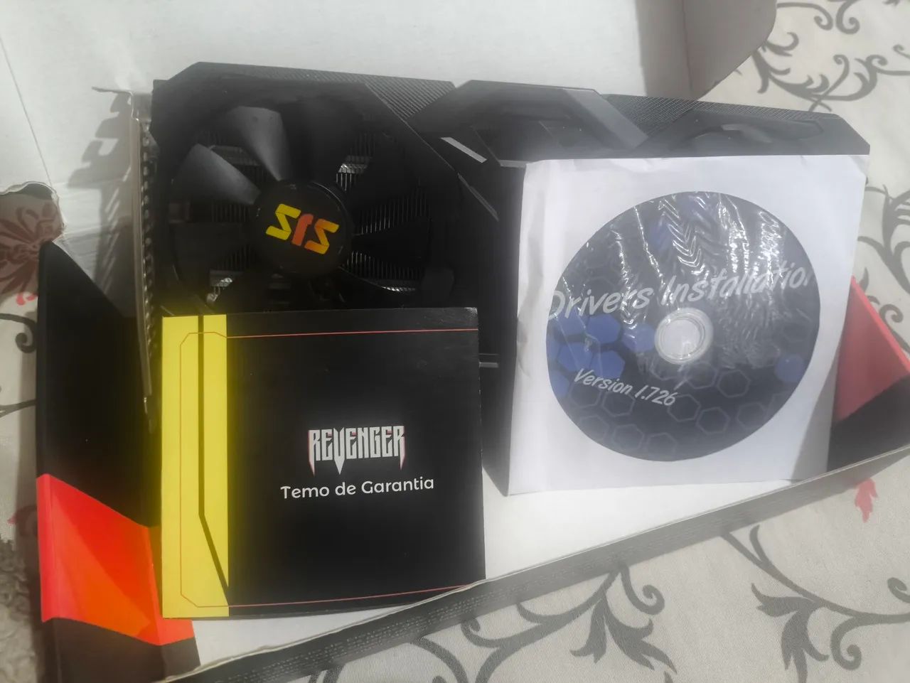 Vende-se essa placa de vídeo RX 580 8GB deu defeito não sei o que pode ser - Foto 3