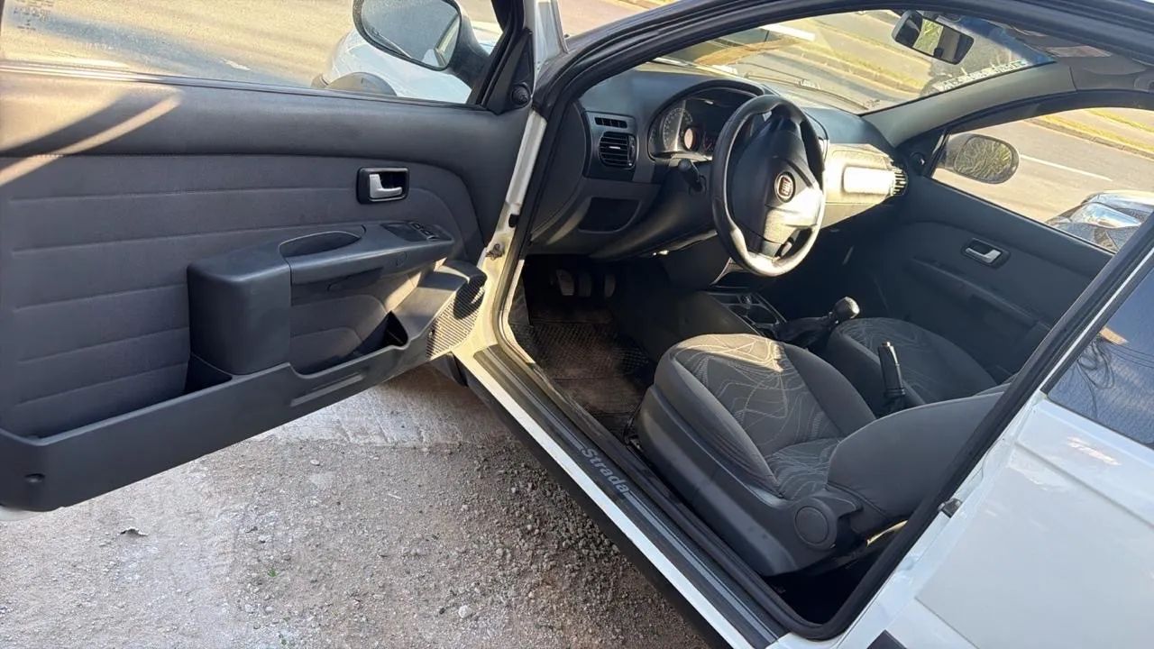 Fiat Strada Working 1.4 MPI Fire Flex 8V CD 2015 - Foto 2