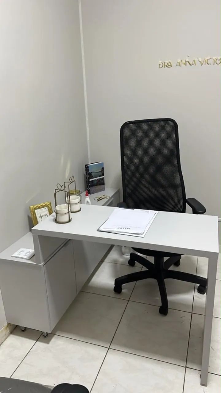 VENDO ARMÁRIO COM MESA