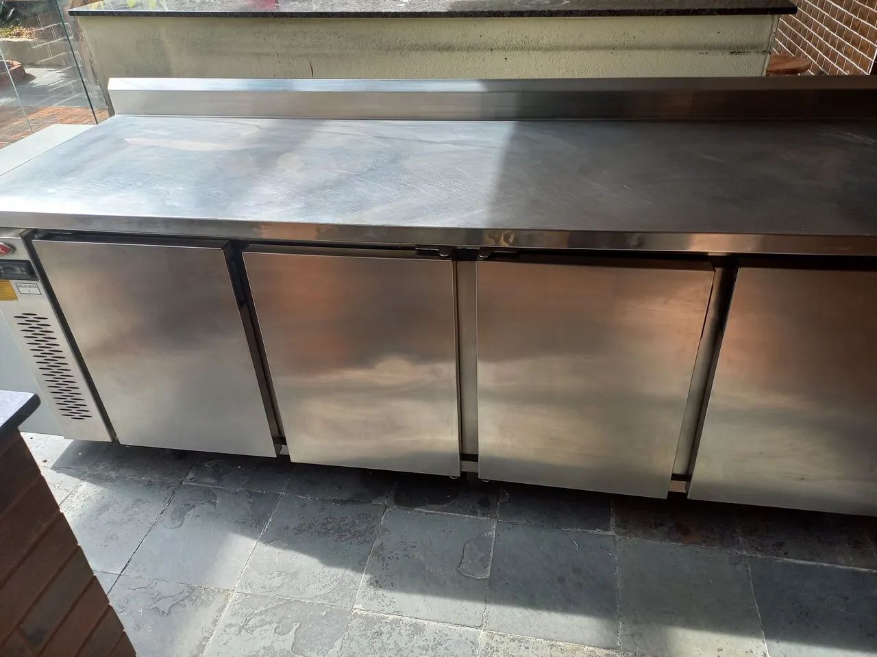 Balcão refrigerado inox.