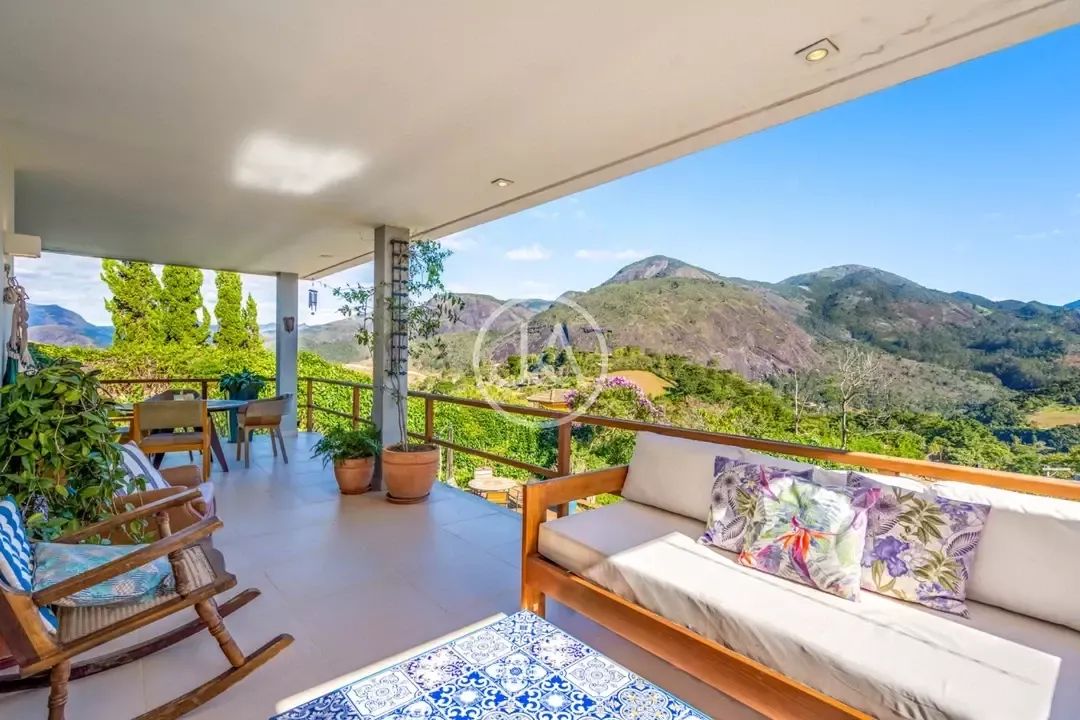 Casa para venda com 4 quartos, 2101m² - Araras - Petrópolis/RJ