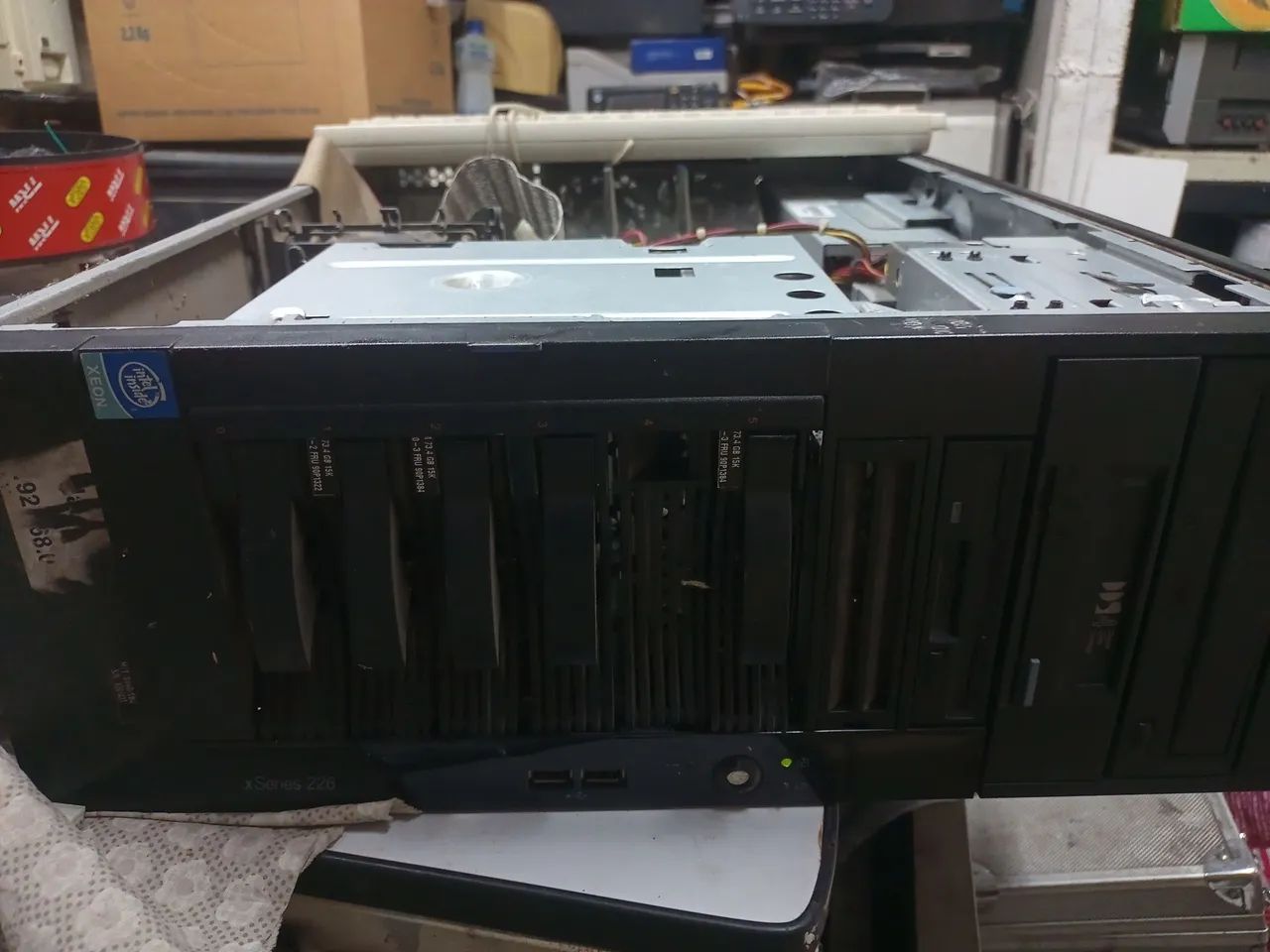 Servidor antigo IBM funcionando 
