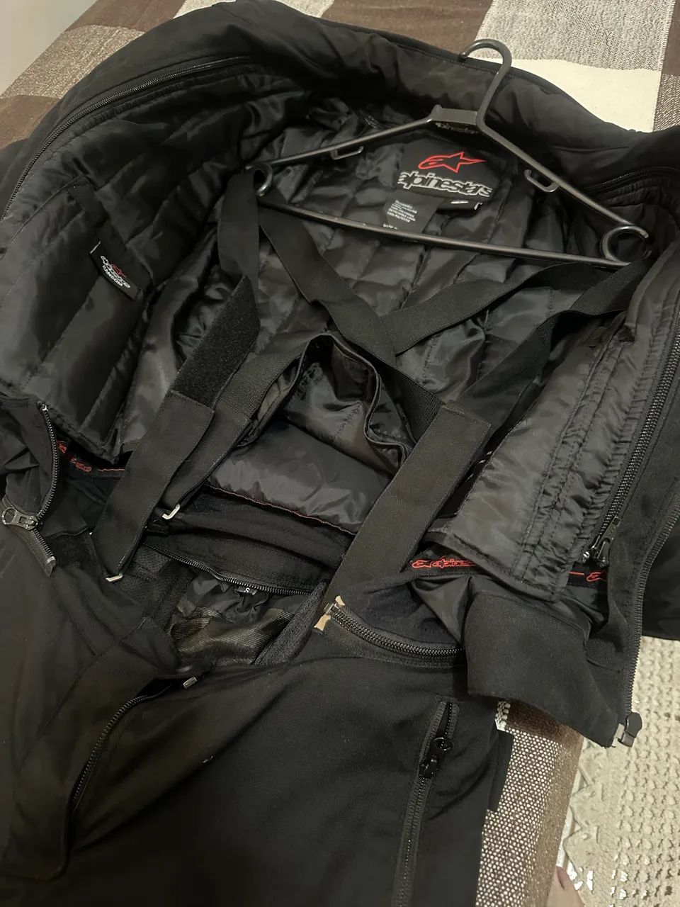 Conjunto Jaqueta e Calça Alpinestar tamanho S - Foto 2
