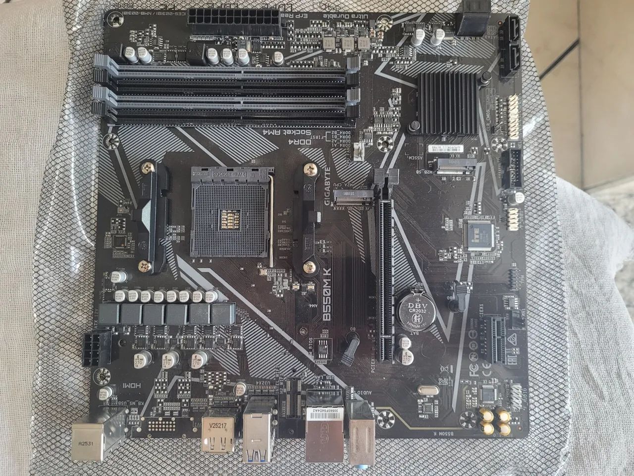 Placa mãe Gigabyte B550M K - Foto 5