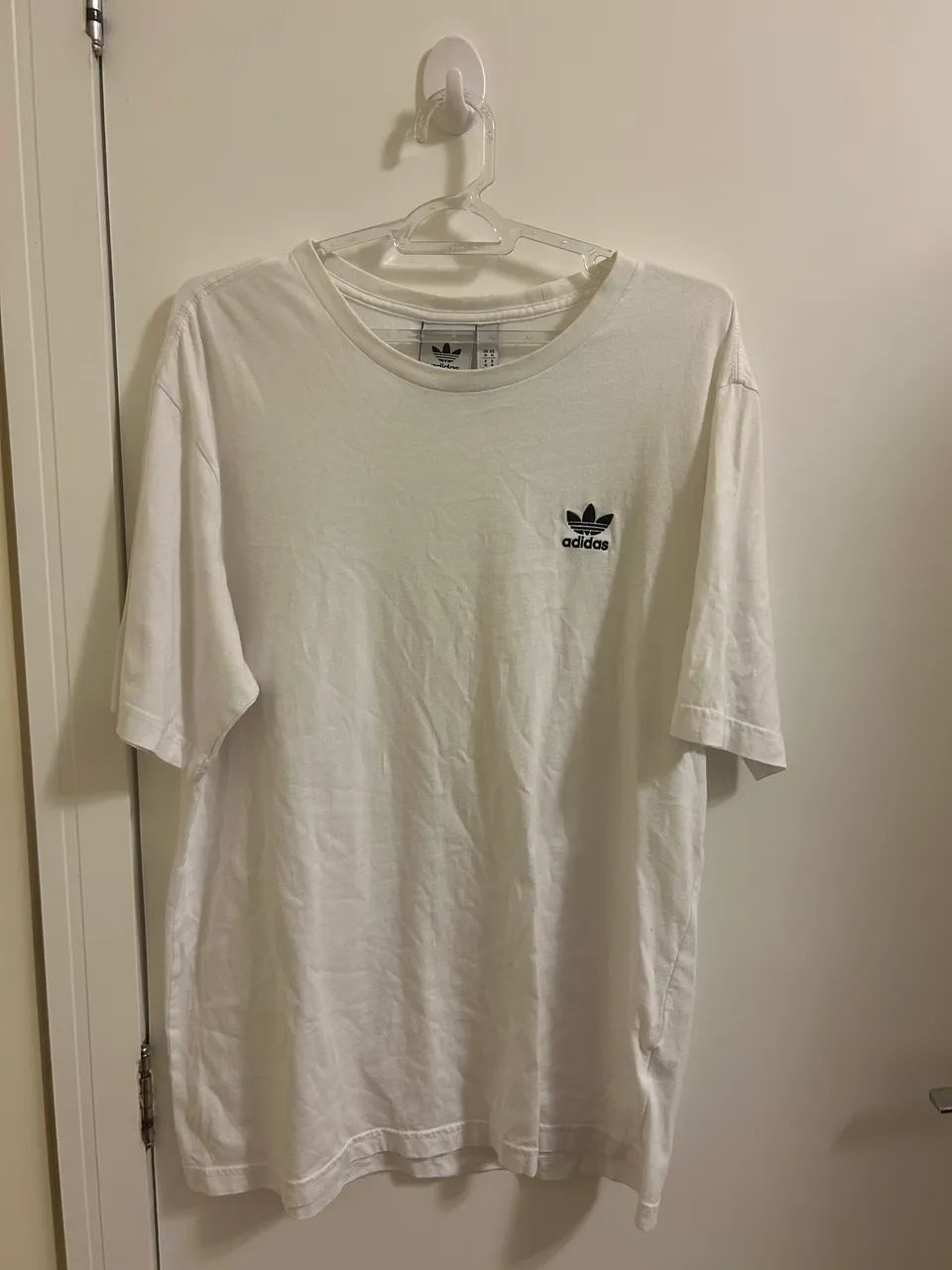 Camiseta adidas essential original 