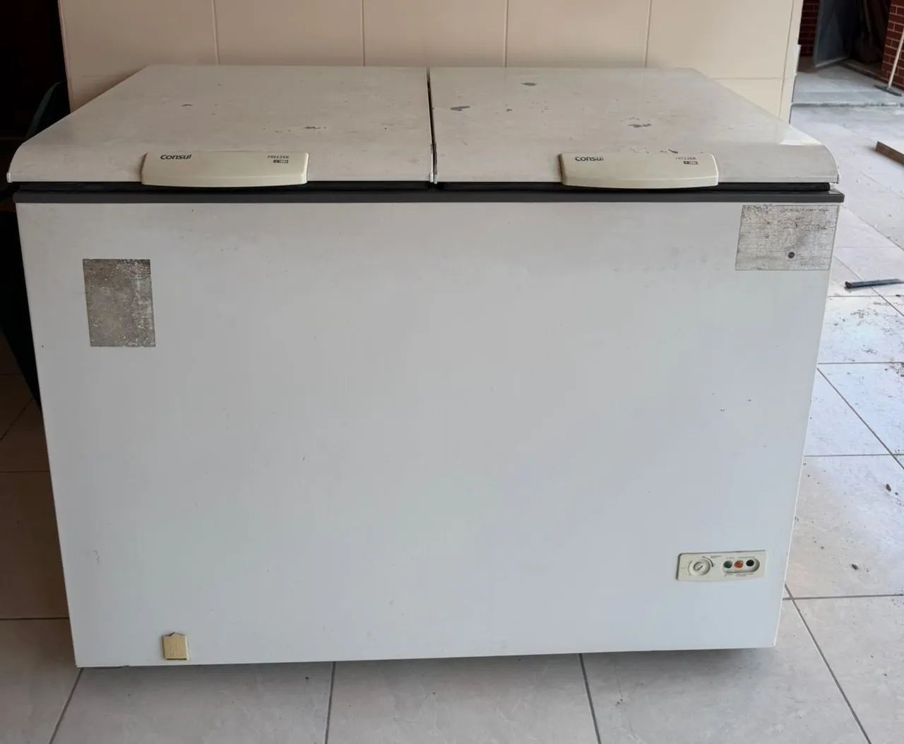 Vende-se semi novo