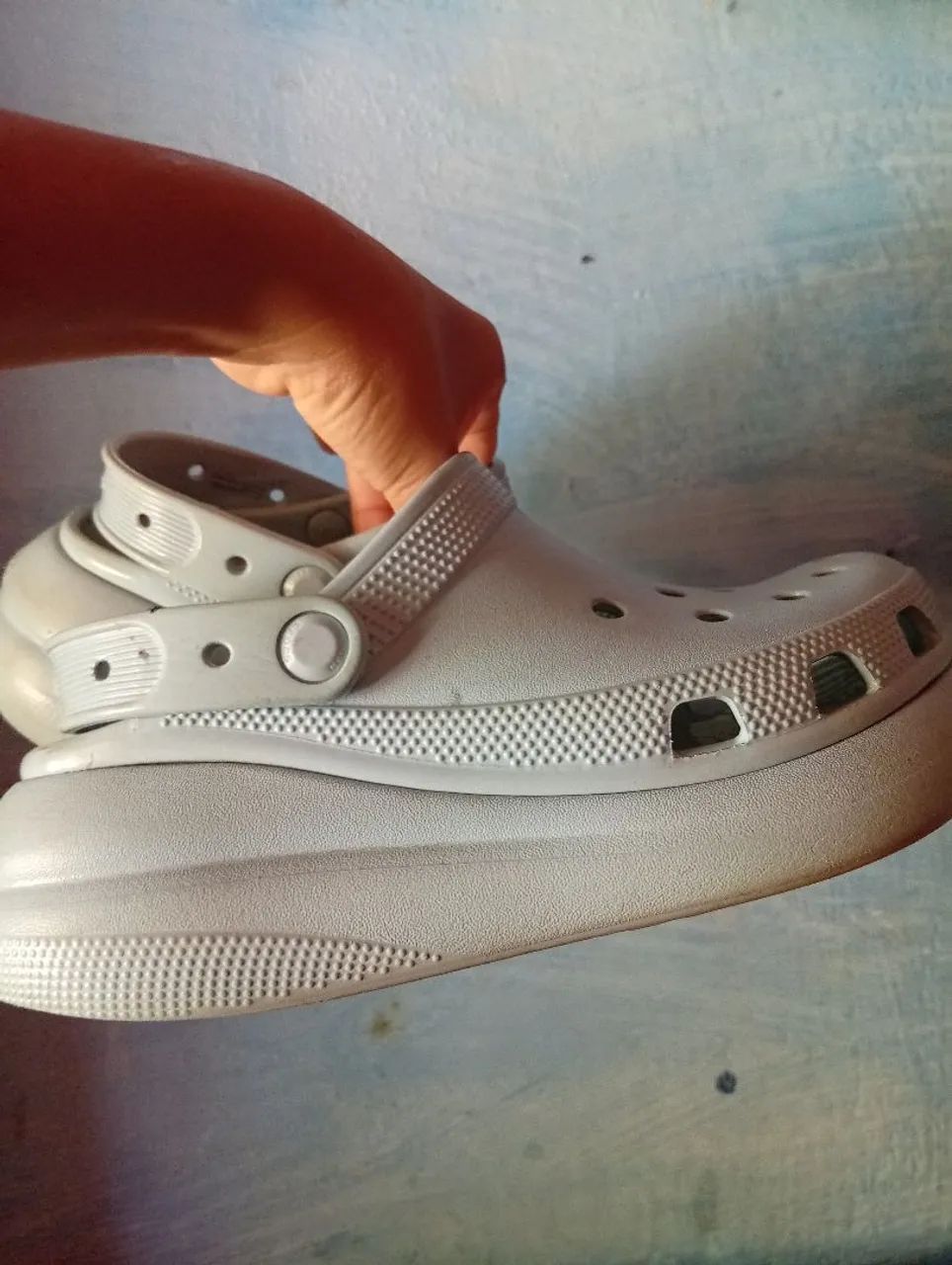 Crocs classic crush plataforma azul bebê / moon jelly - Foto 2