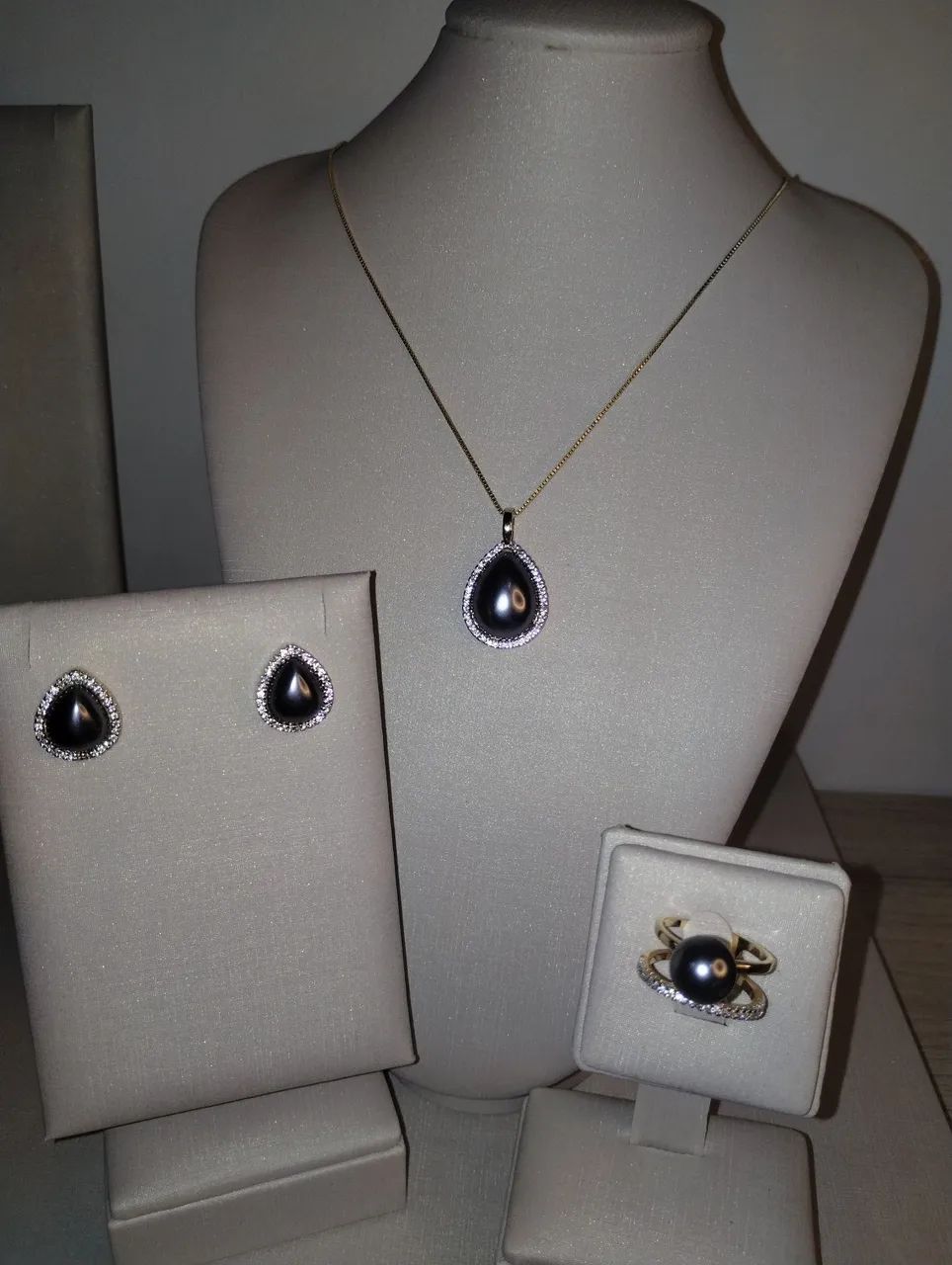 Conjunto de colar brinco e anel Pérola cinza natural - Foto 2