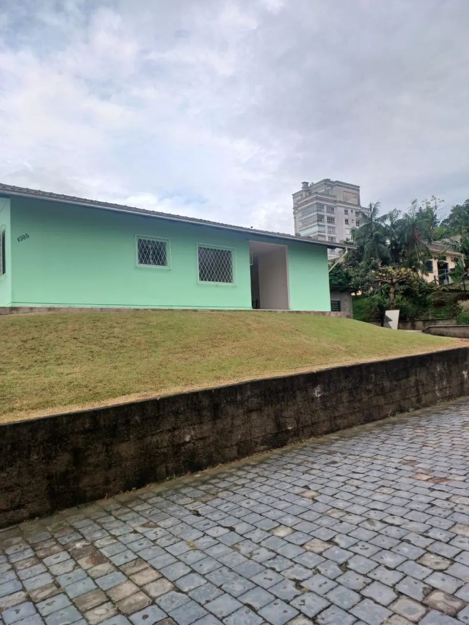 Alugo casa no centro de Guaramirim  - Foto 2