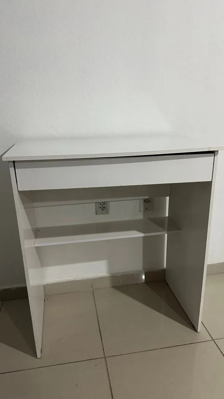 Escrivaninha em perfeito estado  - Foto 3