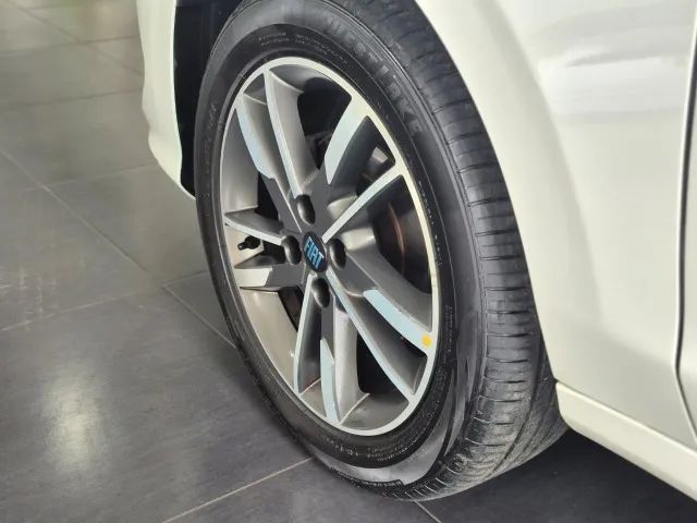 Fiat Cronos Precision 1.3 16V Flex Aut. 2024 - Foto 4