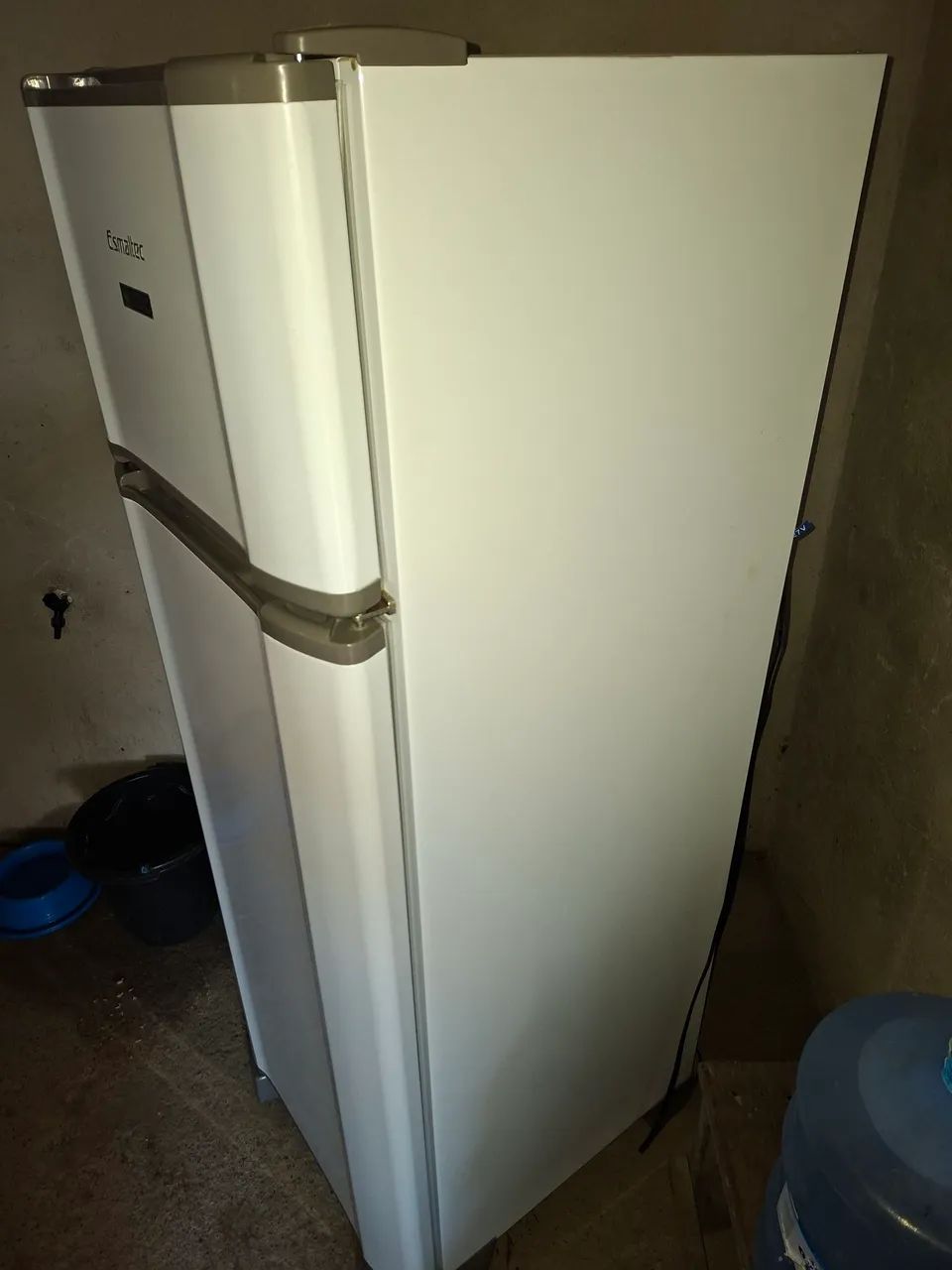 Refrigerador Esmaltec semi novo - Foto 3