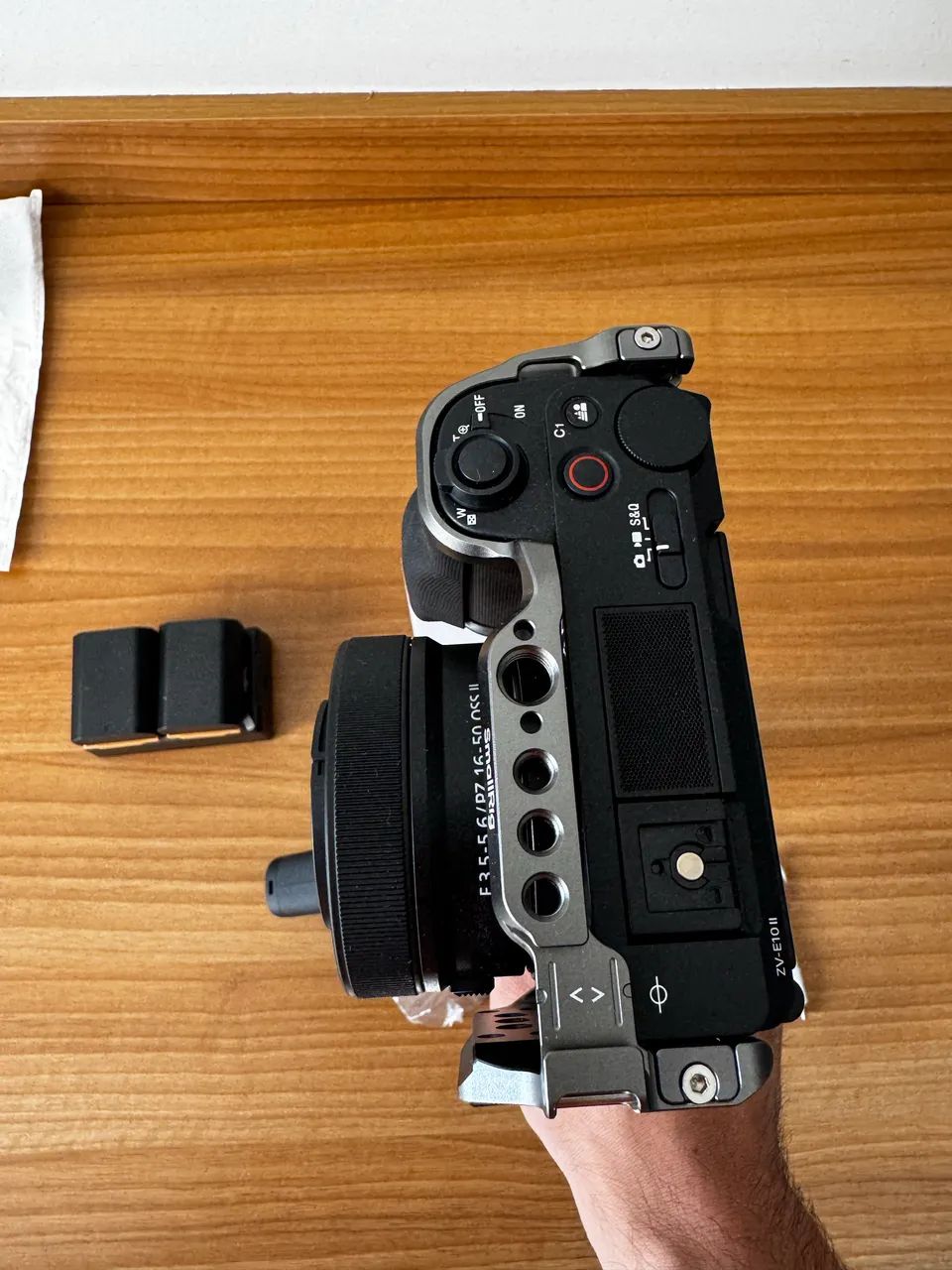 Combo Sony ZV-E10 II + Gaiola SmallRig + 2 bateria extras SmallRig+ Tripé Ulanzi tt38 - Foto 2