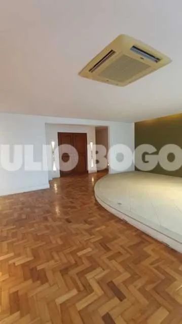 Apartamento : / Residencial / Copacabana