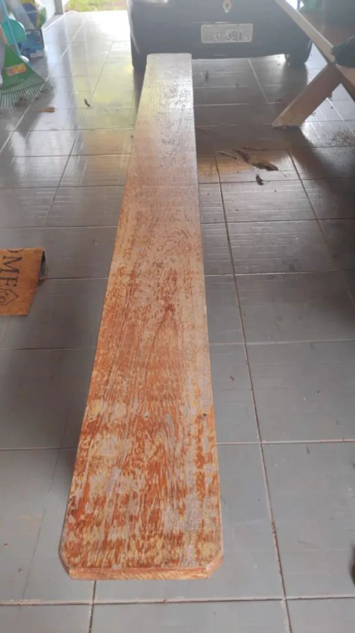 Mesa de madeira Angelin