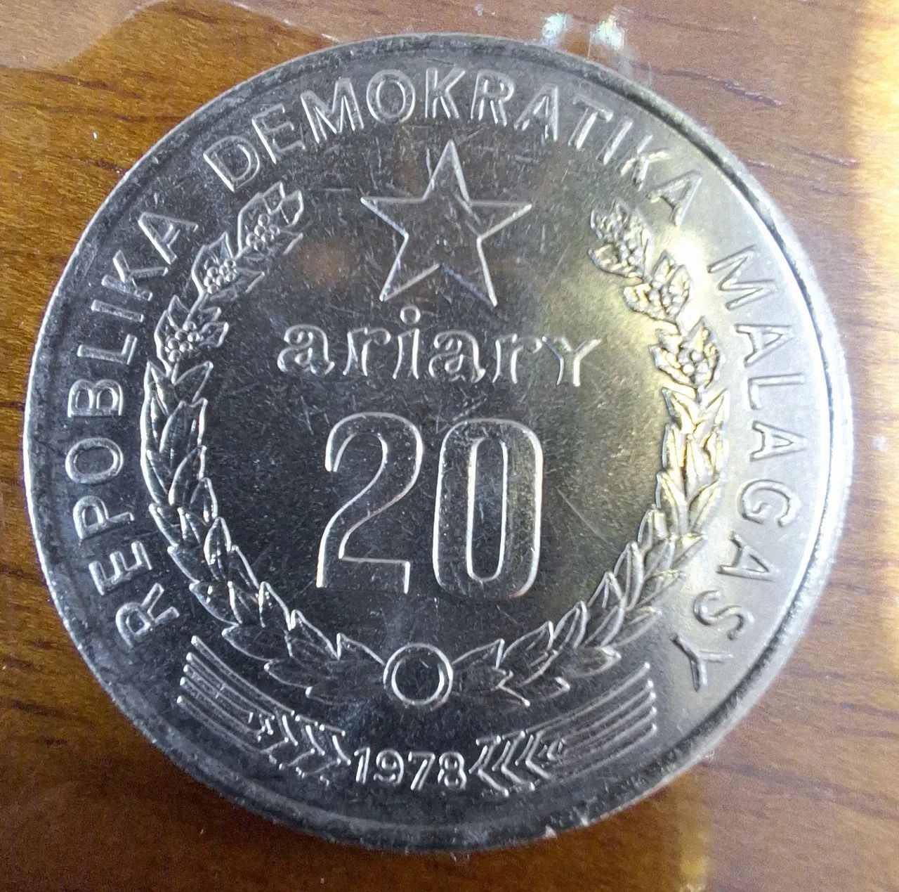 Moeda Madagascar 30,5mm