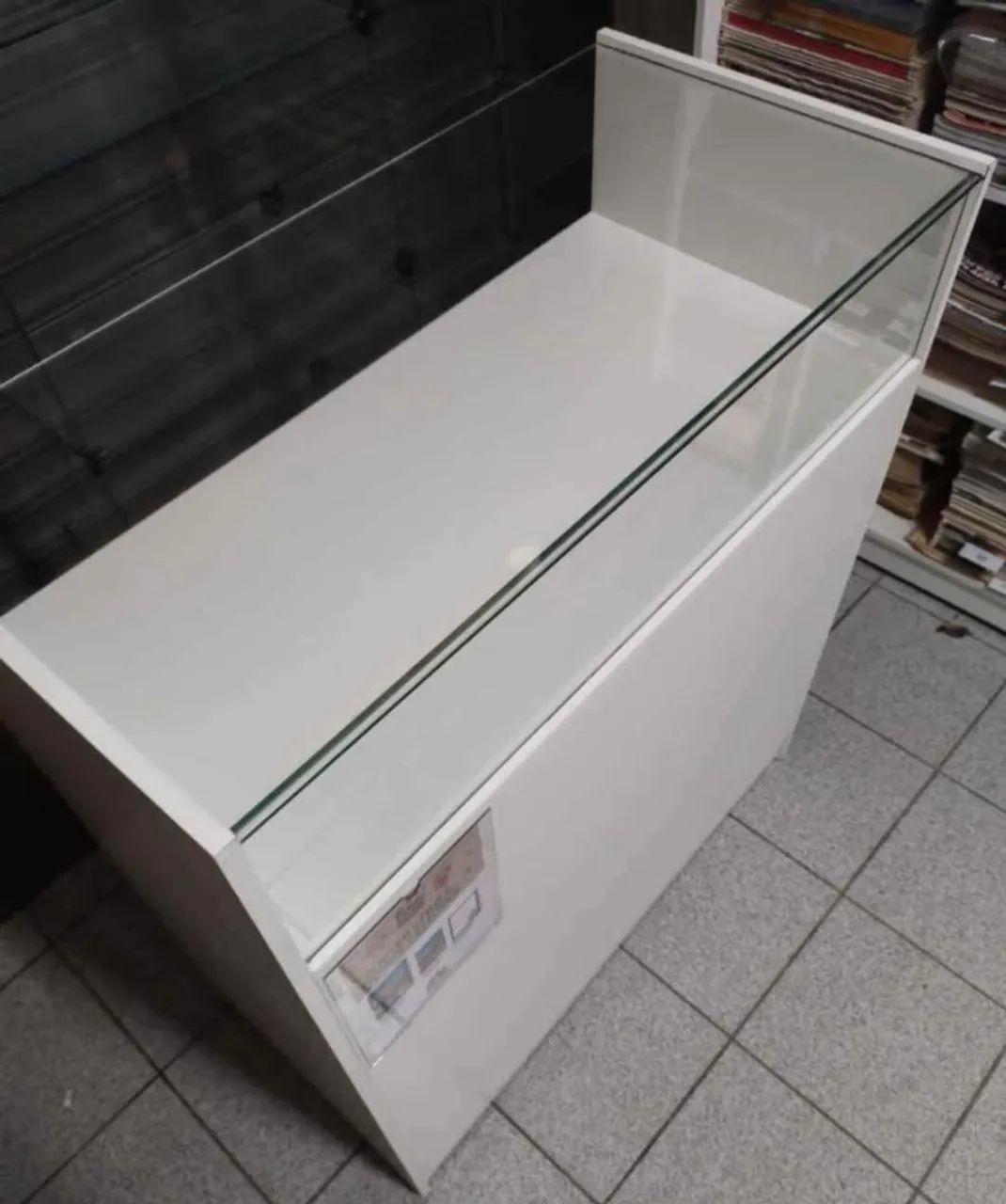 Balcão MDF com Vidro, Branco (novíssimo, ótima qualidade) - Foto 3