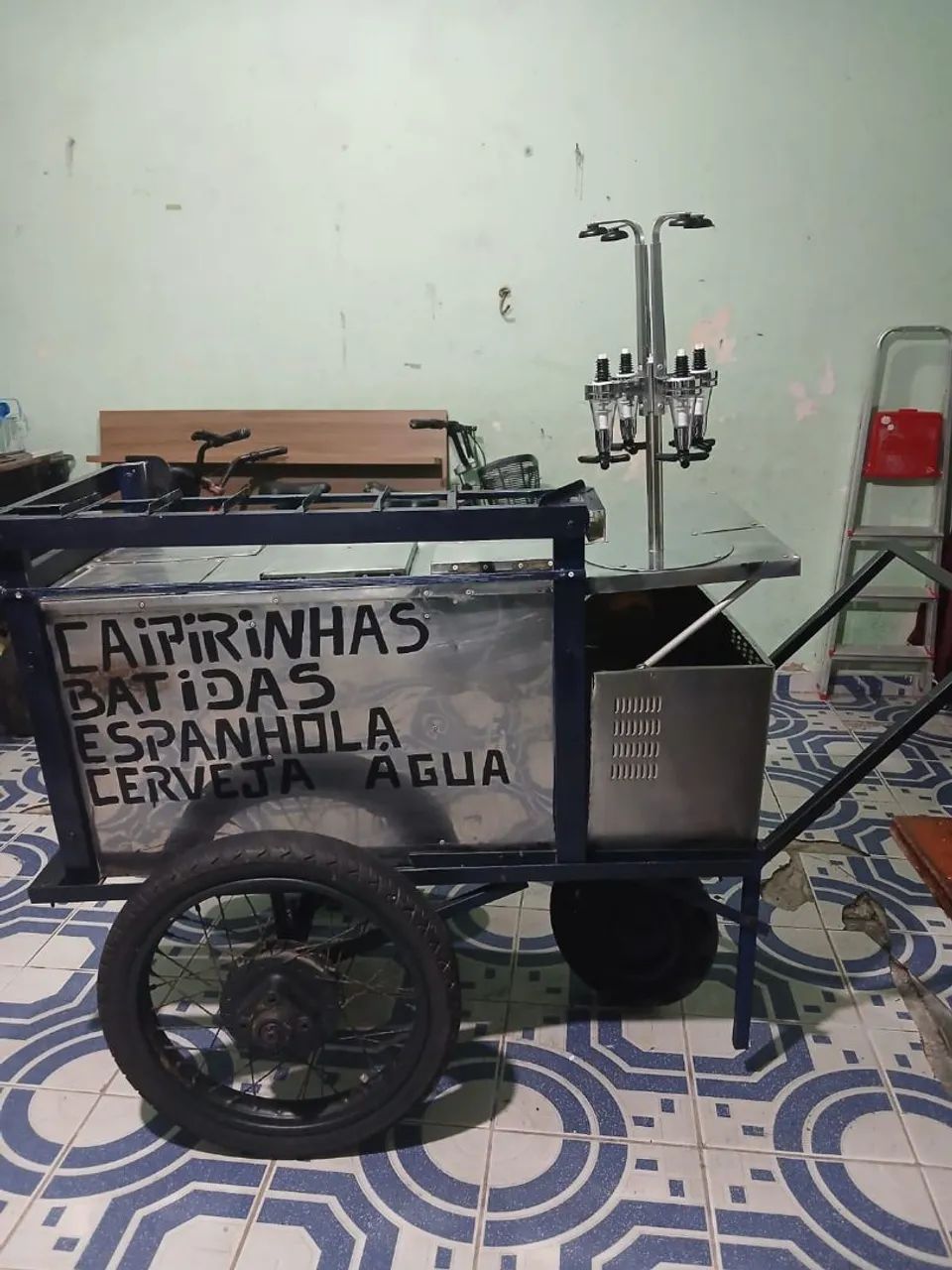 Carrinho de bebida pra vendas