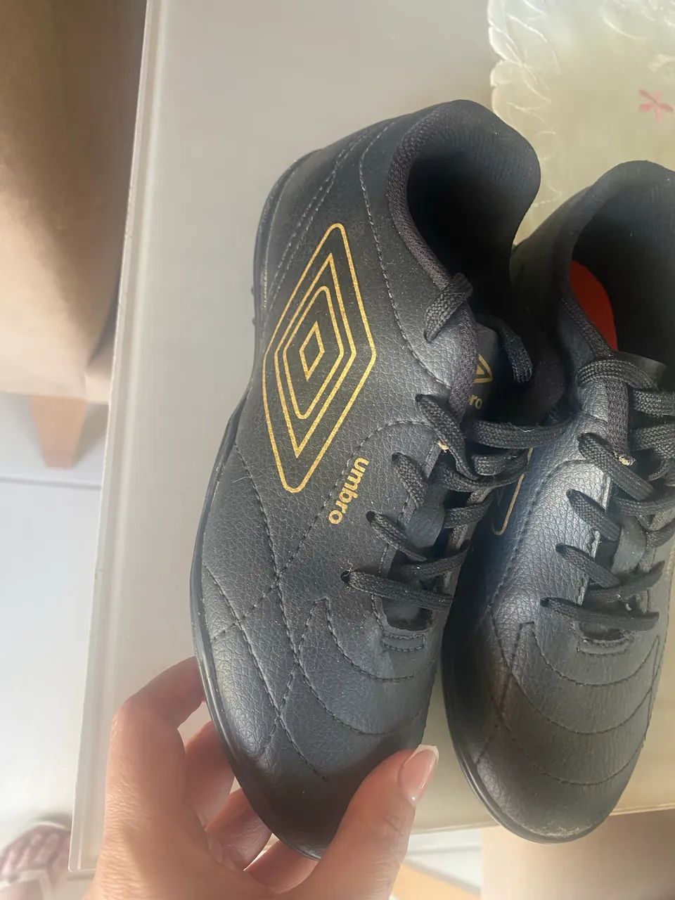 Chuteira umbro 35 - Foto 2