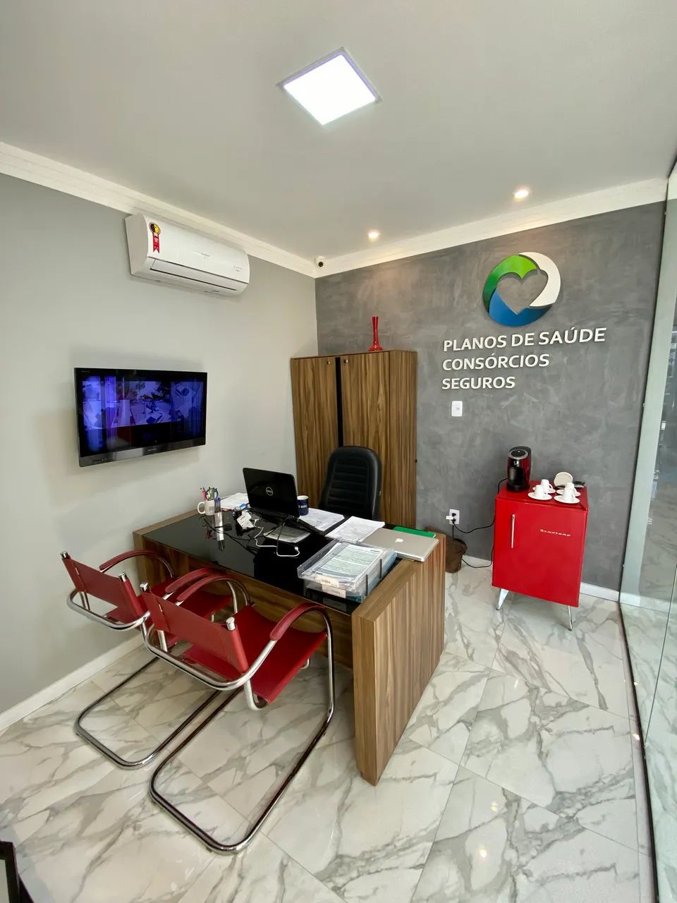 Alugo escritório mobiliado com 3 salas - Foto 2