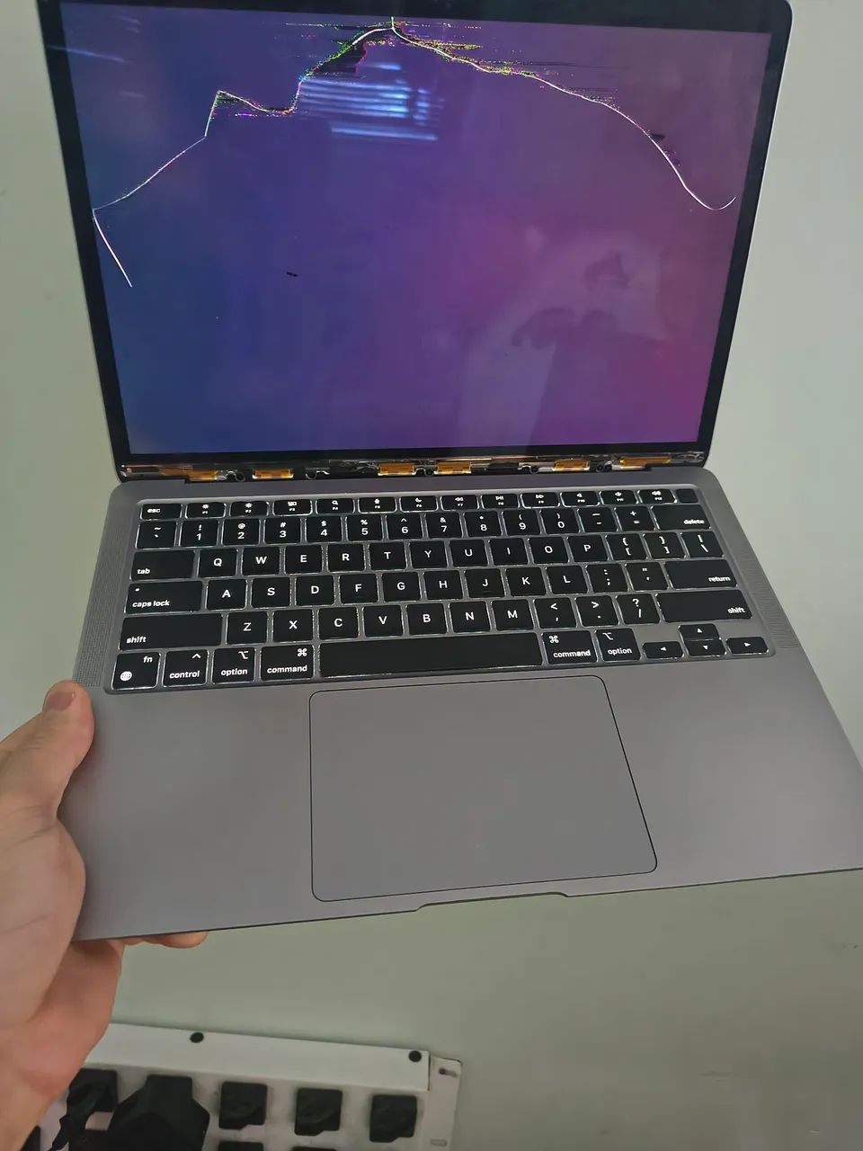 MacBook m1 256/8 defeito tela, e problema no conector de carga  - Foto 2