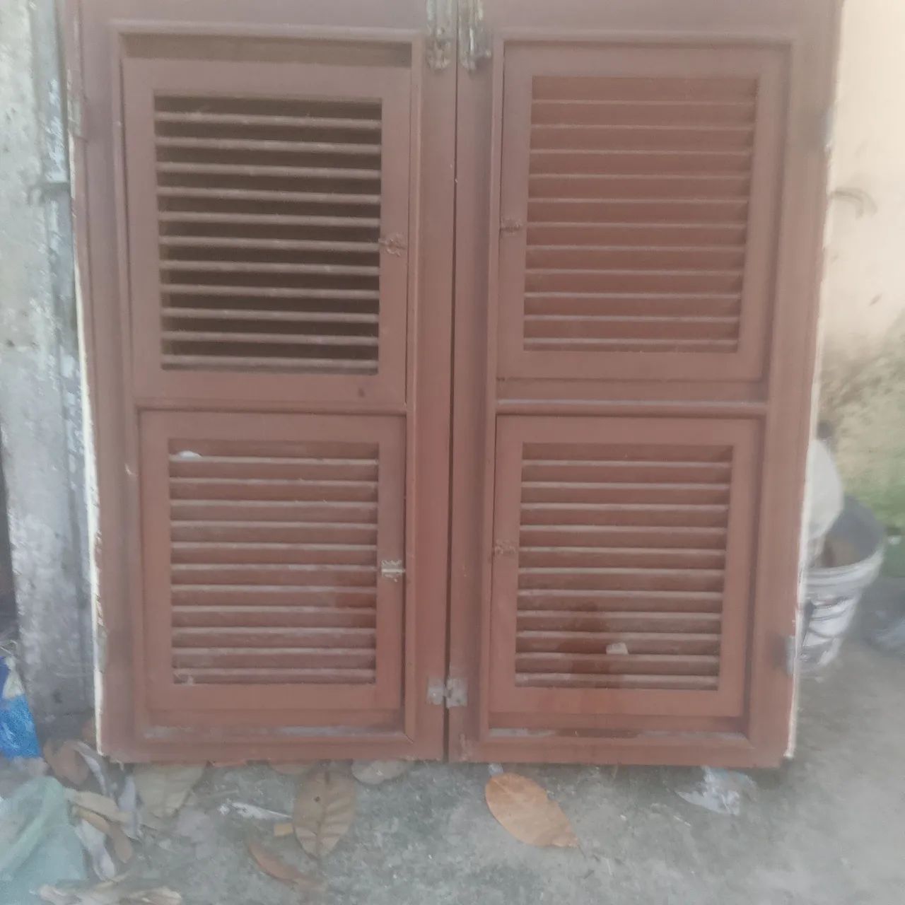 Vende-se janela com grade - Foto 3