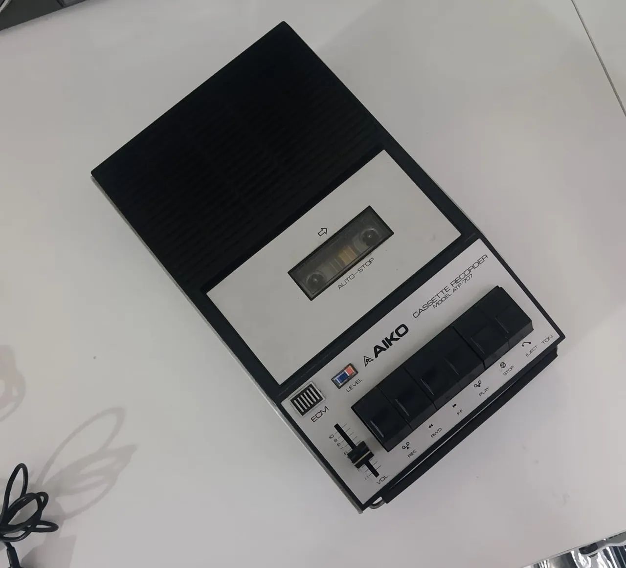 Rádio TOCA FITA gravador antigo AIKO com microfone anos 80 funcionando  - Foto 4