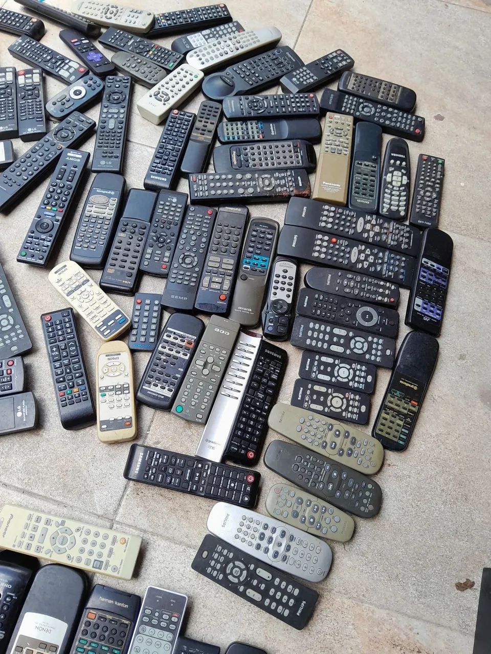 Controles remotos variados  - Foto 5