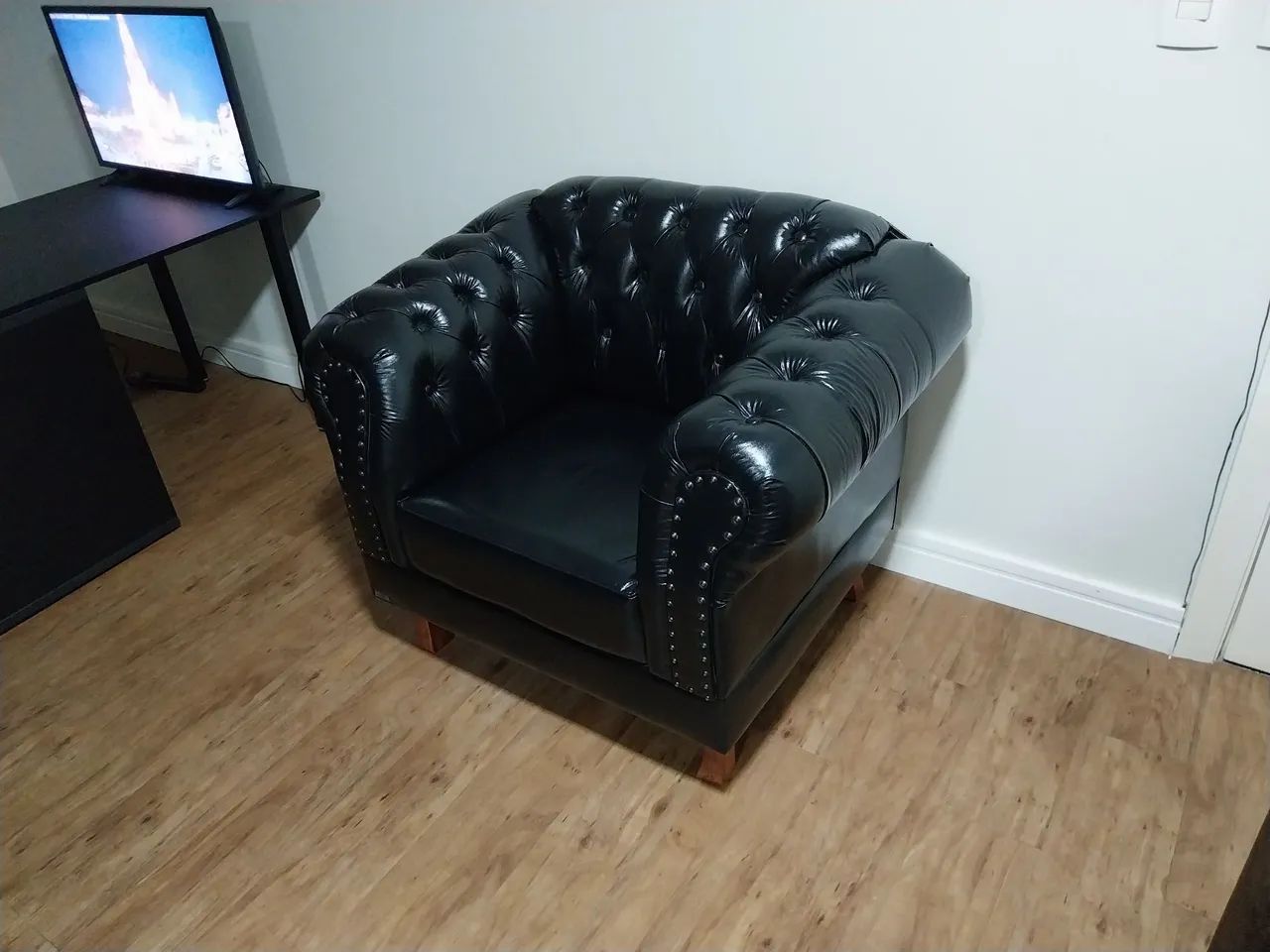 2 Poltronas / Sofás Chesterfield