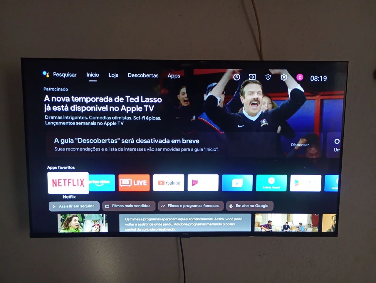Televisão 43 polegadas TCL, 1 ano de uso em perfeito estado