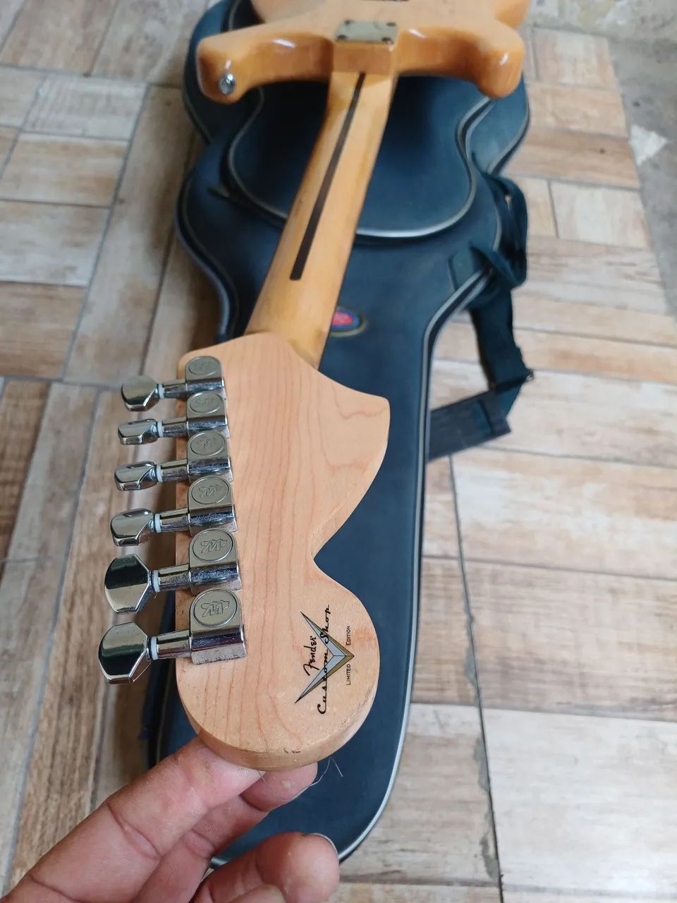 Guitarra squier standard  - Foto 5