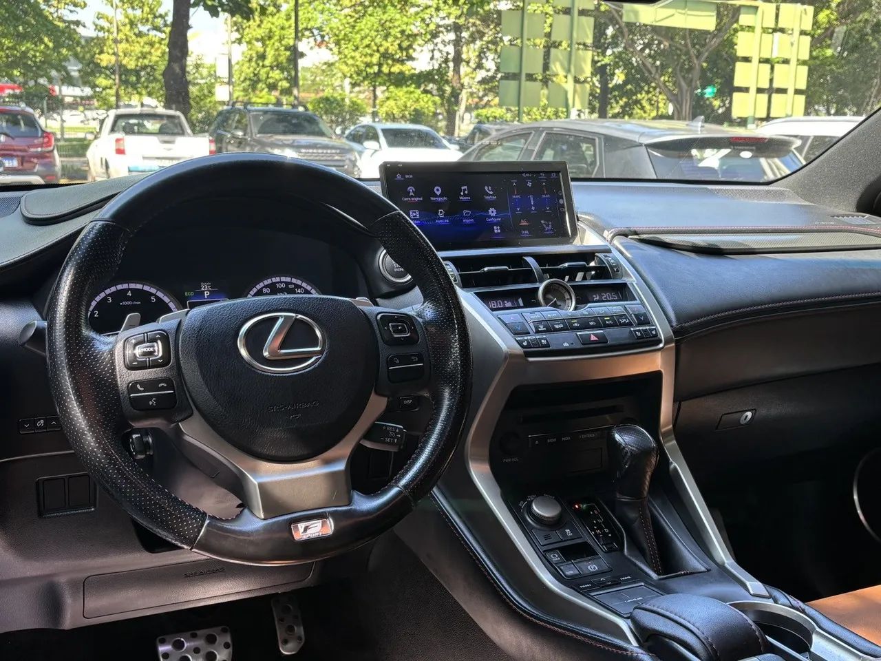 Lexus NX-200t F-sport 2.0 16V 238cv Aut., foto 2 de 10