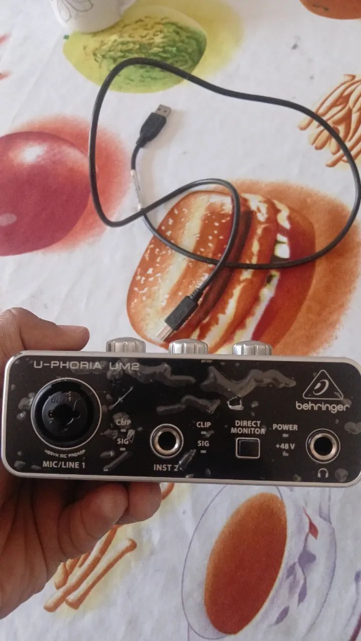 Placa de audio behringer uphoria