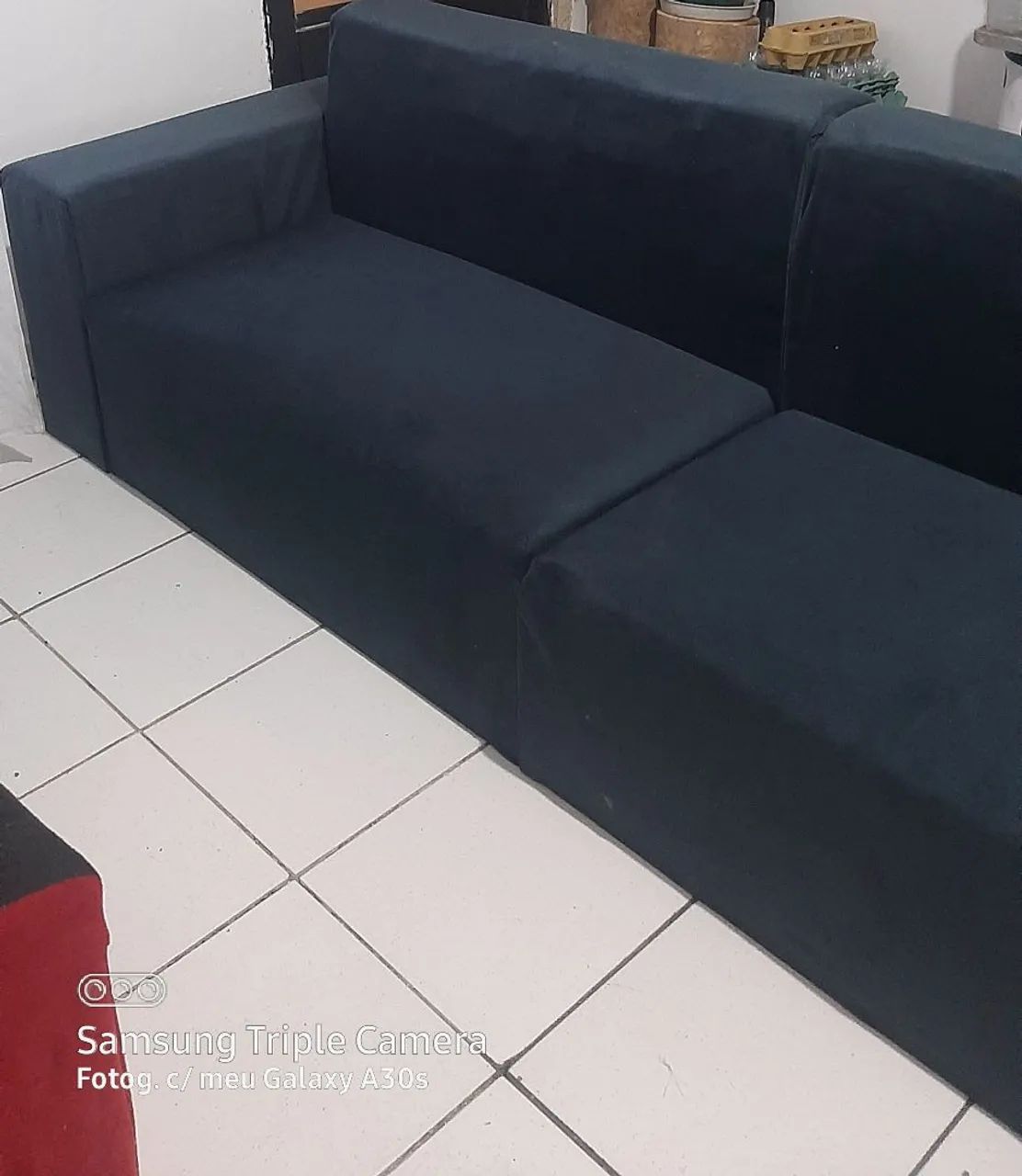 Sofá 3 Lugares em Suede novo  - Foto 2
