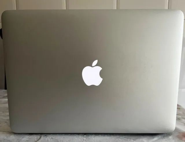 MacBook Air 13" 2017 excelente estado