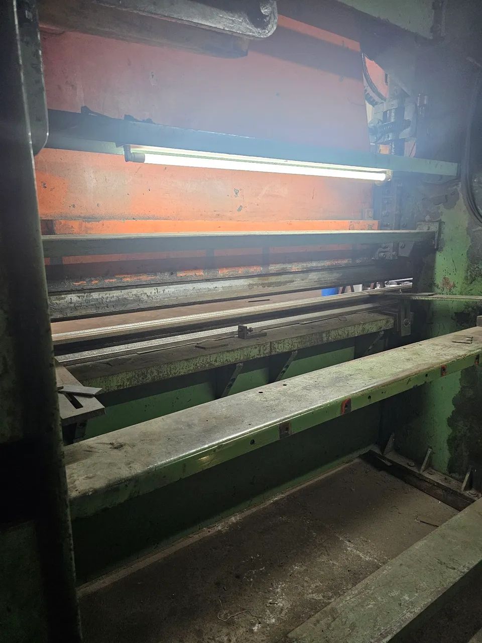 Dobradeira Fobesa 100 Ton x 3050 mm - Foto 4