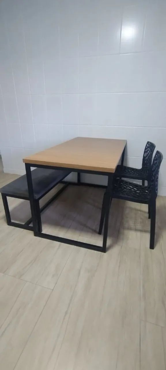 Mesa com banco