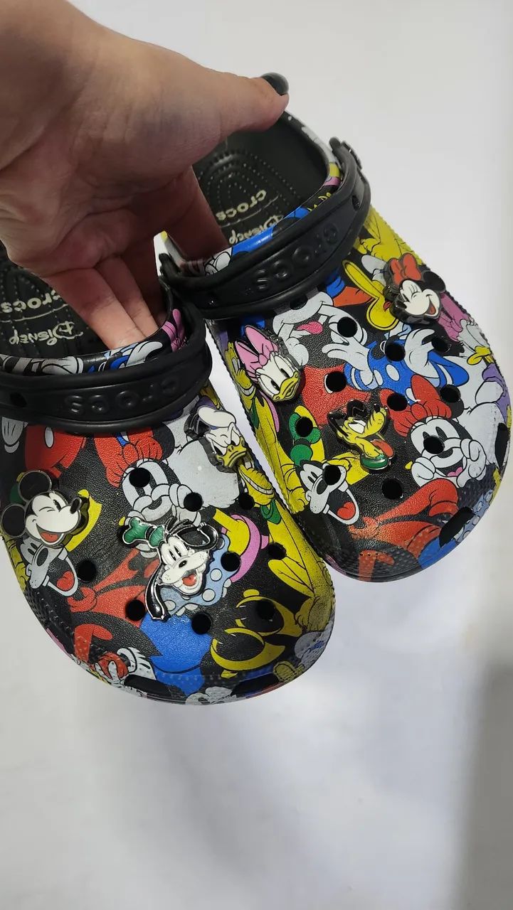 CROCS DISNEY ORIGINAL  - Foto 3