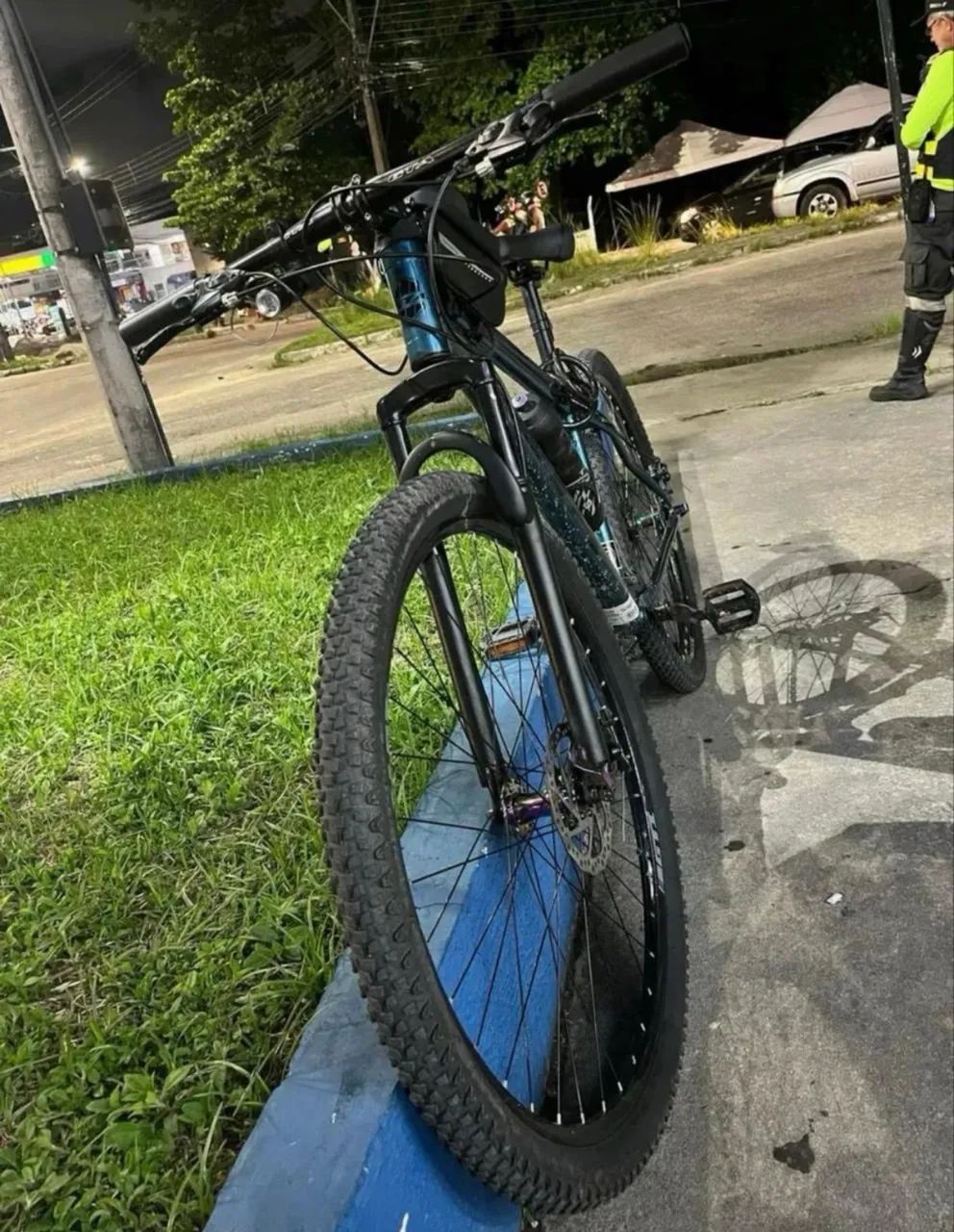 Bicicleta MTB aro 29 GTA - Foto 2