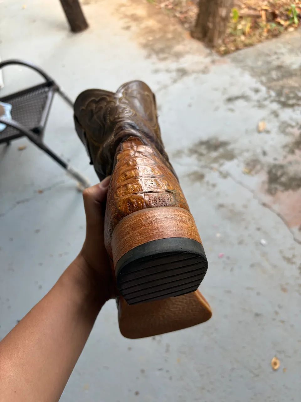Vendo bota couro de jacaré  - Foto 2