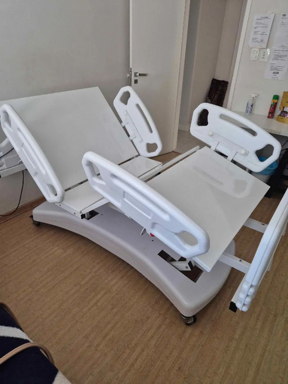  Cama hospitalar elétrica seminova com 5 pontos de regulagens + Colchão Pneumático - Foto 3