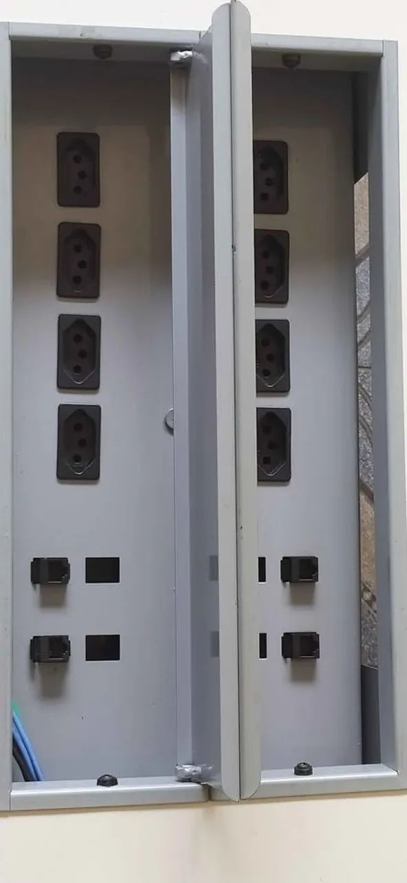 Mesa Reunião Plataforma Retangular 1,8*1*0,73m Pé Metal Trave e Caixa para Tomadas - Foto 3