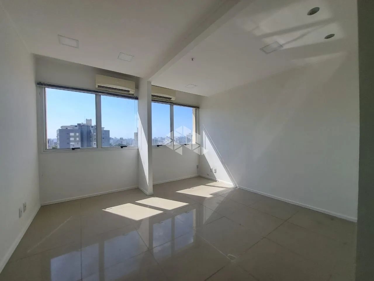 Sala Comercial 32m², reformada - Partenon - Foto 2